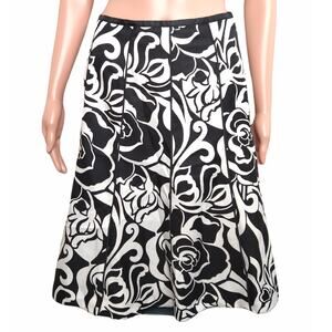 Ann Taylor Black & White Skirt Size 0 XS Floral Roses Flowers